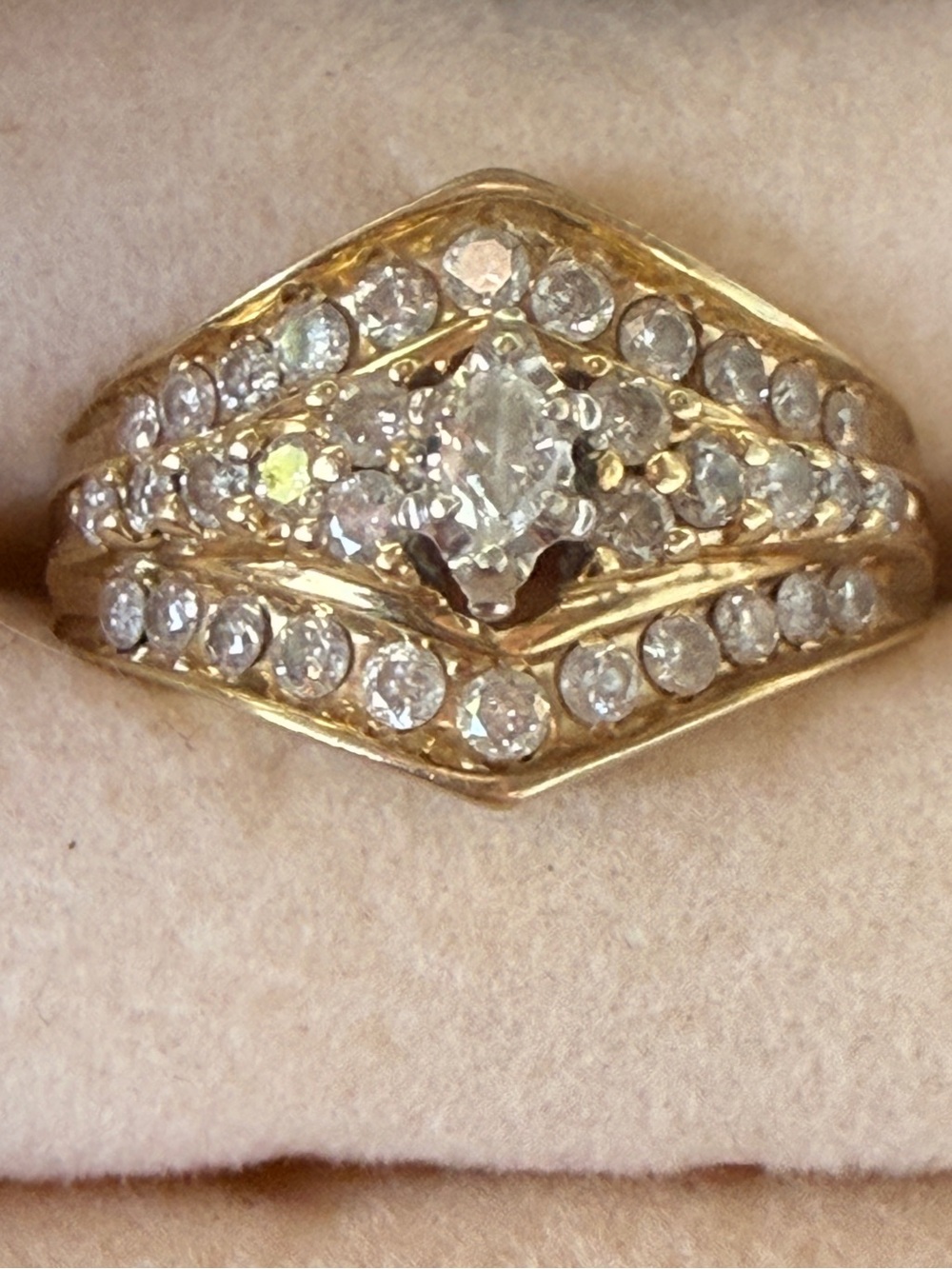 RARE Vintage Kay Jewelers
14K Gold Marquise Diamond Ring
Size 8